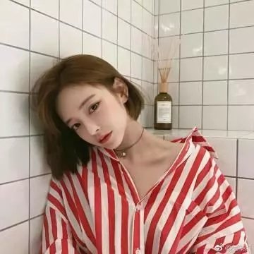 伴游女王 海报